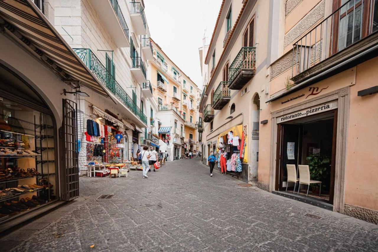 Apartament White Amalfi Centro Storico By Italianhost Zewnętrze zdjęcie